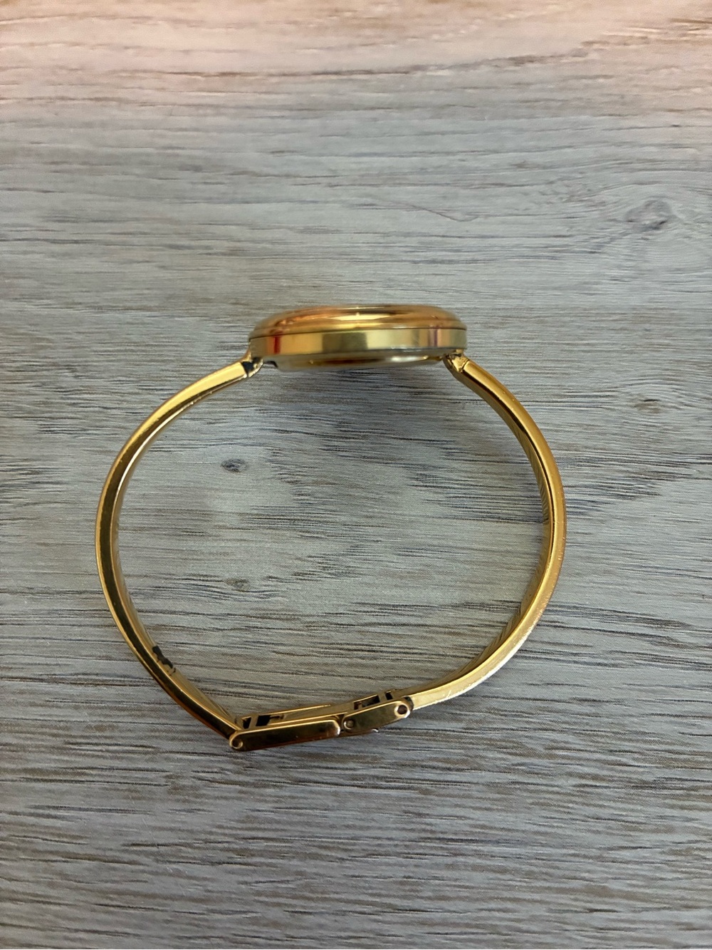 VINTAGE Gucci Gold and Cream Bangle Watch - Picture 4 of 6